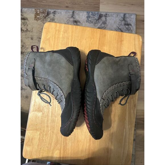 J-41 Women's Gray Adventure Srina Vegan Faux Fur Ankle Lace Up Boots Size 8.5M - Picture 2 of 6